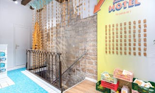 Pop-up store on Rue Ferdinand Duval - Image 13