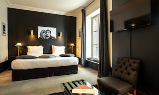 Château in Montmartre - Image 4