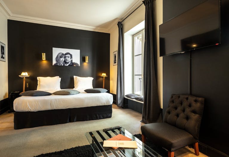 Château in Montmartre - Image 4