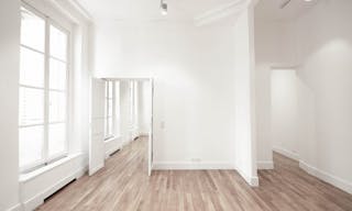 Showroom Tournelles - Image 2