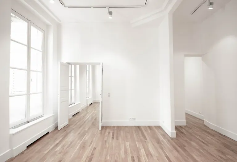 Showroom Tournelles - Image 2