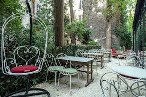 Château in Montmartre - Image 9