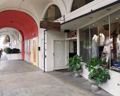 Iconic Retail Pop-Up on Windward Ave - Image 1