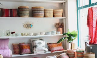 Shared space with well-known brand - Image 3