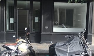 BOUTIQUE + SHOWROOM IN ST GERMAIN DES PRES - Image 0