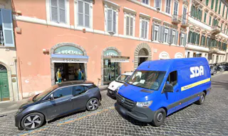 AAA-space on Piazza di Spagna - Image 1