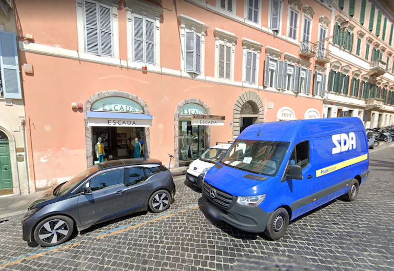 AAA-space on Piazza di Spagna - Image 1