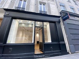 12 rue des filles du calvaire - Image 1