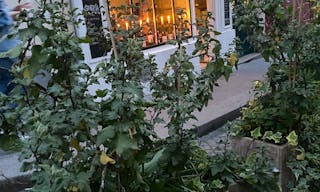 Café space in Montmartre - Image 1