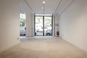 Event space in Le Marais - Image 13
