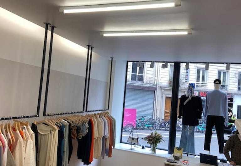 Beautiful pop-up store on Rue Papillon - Image 4