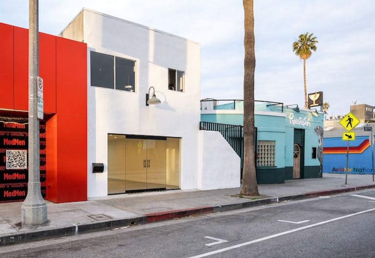 Art Gallery in Venice Beach - Image 1