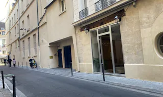 Boutique in Saint-Germain-des-Prés - Image 0