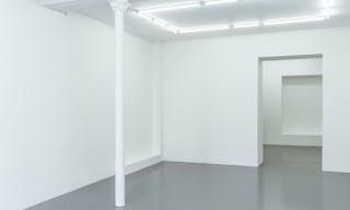 POP UP SPACE IN LE MARAIS - Image 2