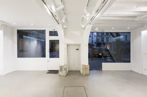 Pop-up boutique in Le Marais - Image 1