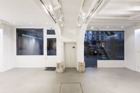 Pop-up boutique in Le Marais - Image 1