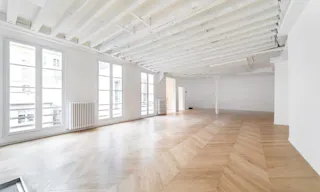 Showroom on Rue du Faubourg Saint-Honoré - Image 3