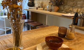 Café space in Montmartre - Image 2