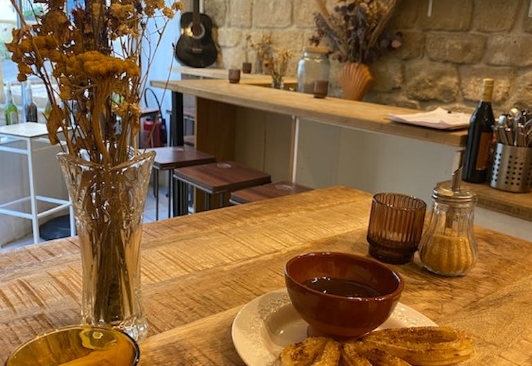 Café space in Montmartre - Image 2