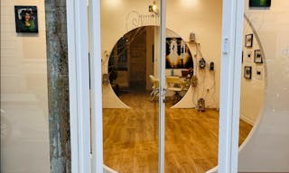 Espace atypique en face des Bains, au coeur du Marais - Image 4