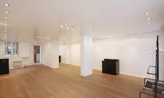 POP-UP STORE IN LE MARAIS - Image 1