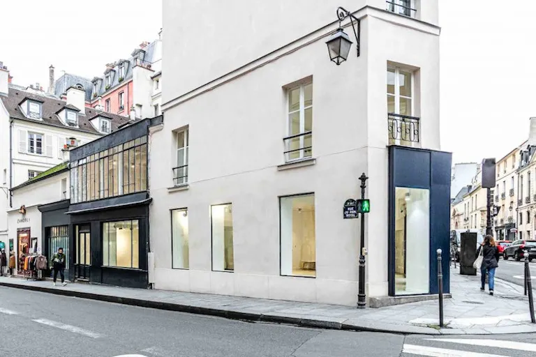 Rue de Turenne Corner Store - Image 0