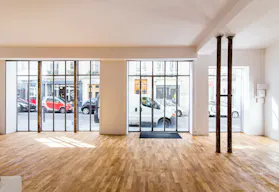 Bright pop-up space in Pigalle - Image 5