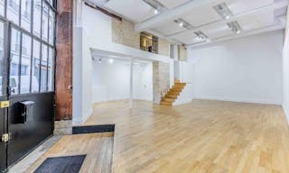 Showroom on Rue Charlot - Image 1